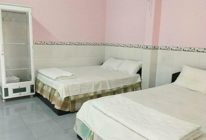 مُتل Phương Tú Hostel