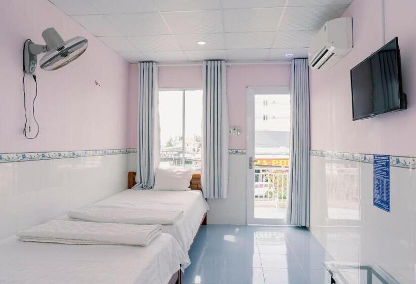 مُتل Phương Tú Hostel