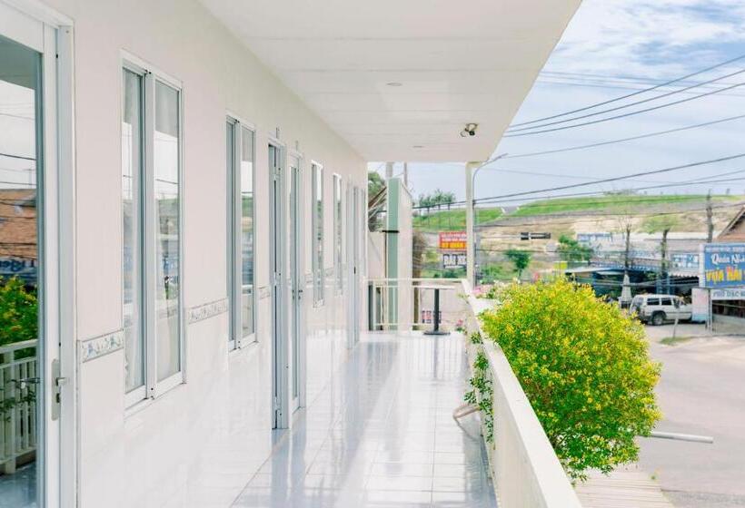 مُتل Phương Tú Hostel