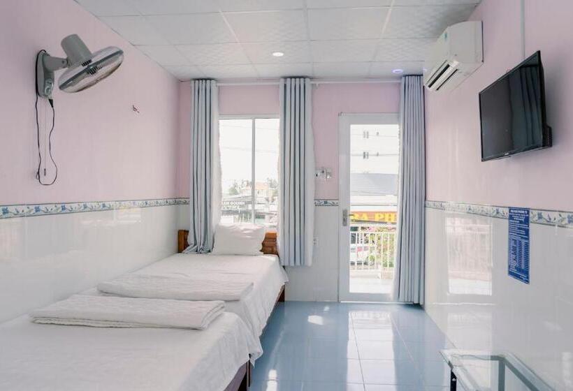 مُتل Phương Tú Hostel