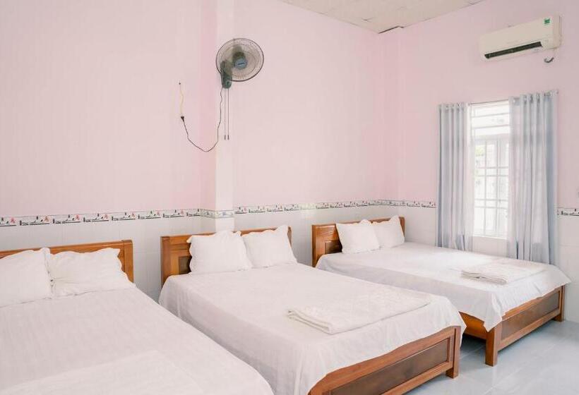 مُتل Phương Tú Hostel