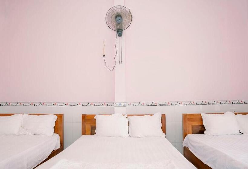 مُتل Phương Tú Hostel