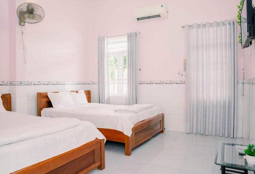 مُتل Phương Tú Hostel