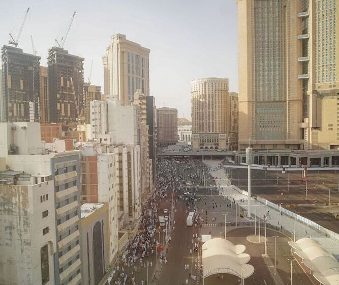 فندق Worth Elite