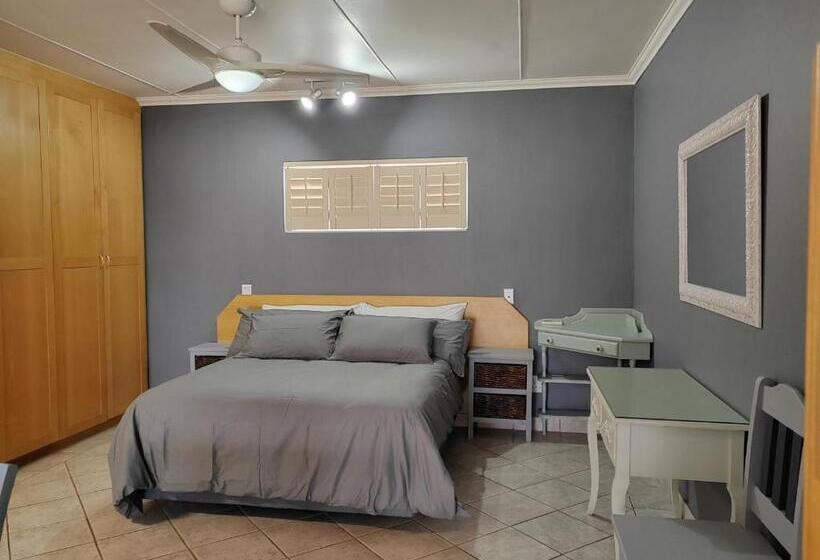 بنسيون 12 On Churchill