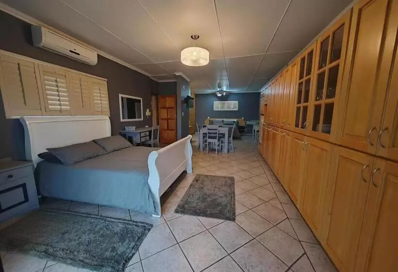 Majatalo 12 On Churchill