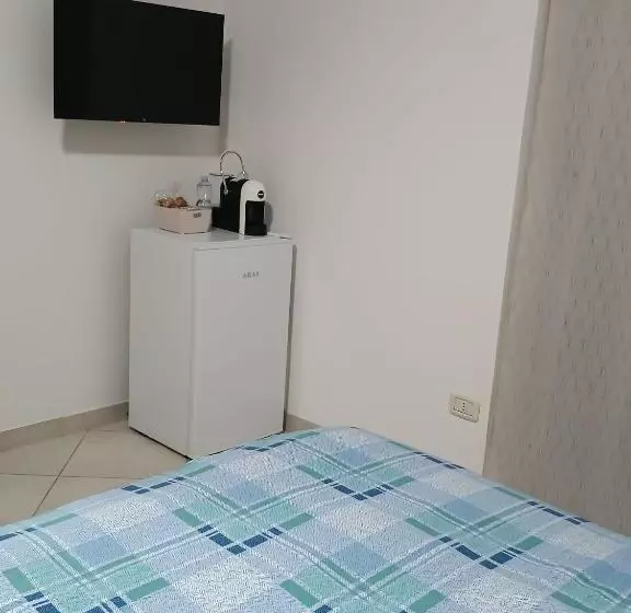 ペンション B&b Le Luci Super Camera In Attico Interno 3 Rose Rosse