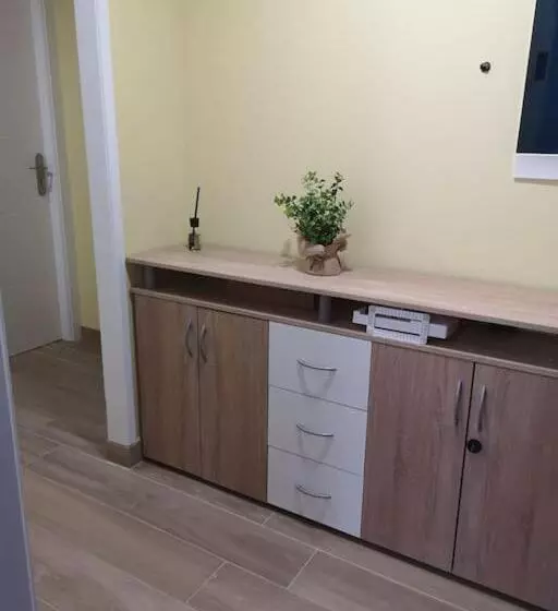 Majatalo Hostal Mari, Alquiler Habitación Privada En Hostal, 6 Habitaciones Cerca De La Universidad Y Aeropue