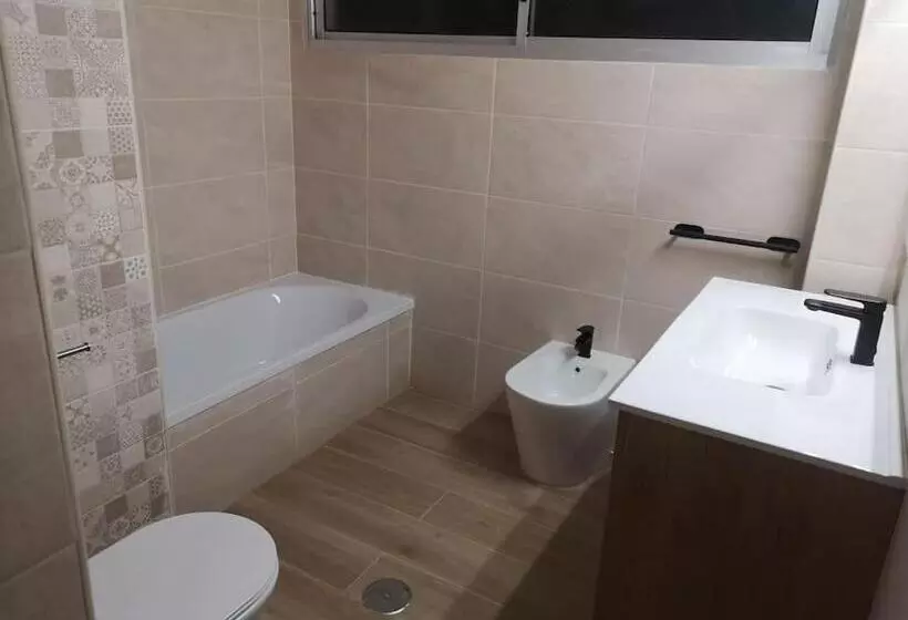 Majatalo Hostal Mari, Alquiler Habitación Privada En Hostal, 6 Habitaciones Cerca De La Universidad Y Aeropue