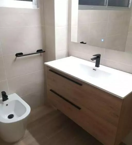 Majatalo Hostal Mari, Alquiler Habitación Privada En Hostal, 6 Habitaciones Cerca De La Universidad Y Aeropue