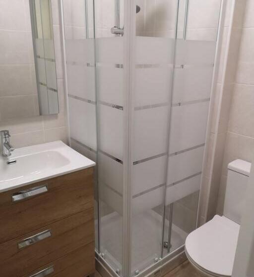 פנסיון Hostal Mari, Alquiler Habitación Privada En Hostal, 6 Habitaciones Cerca De La Universidad Y Aeropue