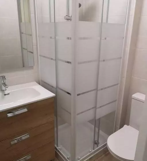 Majatalo Hostal Mari, Alquiler Habitación Privada En Hostal, 6 Habitaciones Cerca De La Universidad Y Aeropue