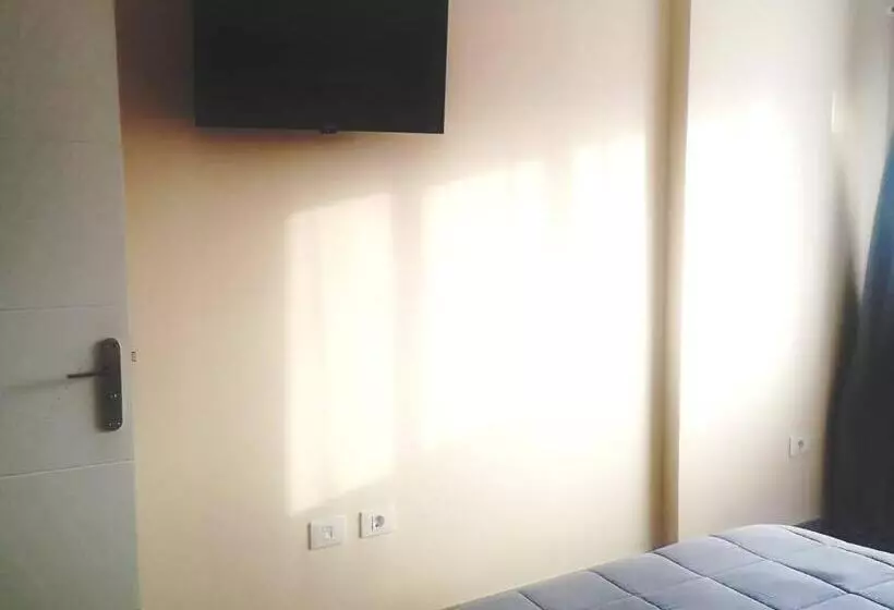 Majatalo Hostal Mari, Alquiler Habitación Privada En Hostal, 6 Habitaciones Cerca De La Universidad Y Aeropue