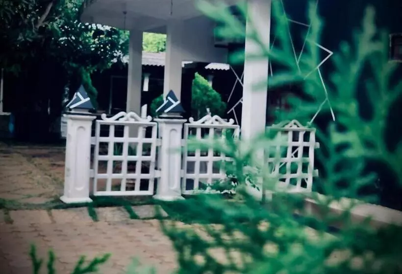 ペンション The Ritz Tourist Home