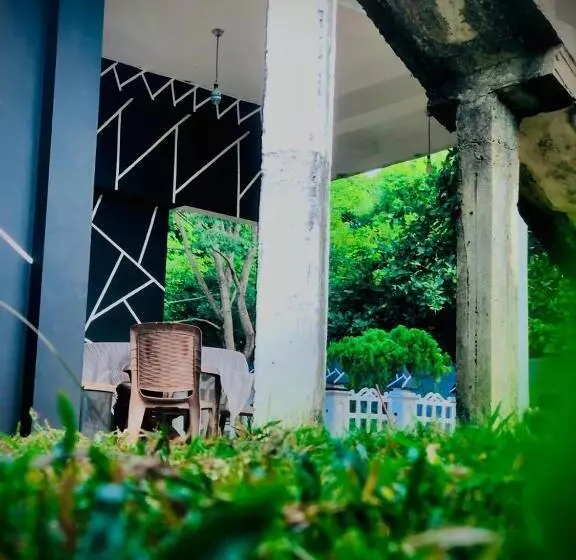 ペンション The Ritz Tourist Home