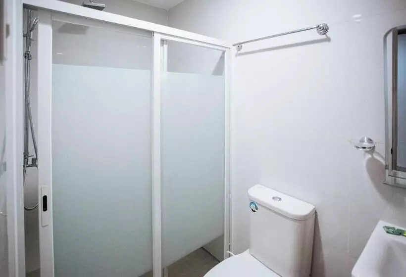 Retkeilymaja Reddoorz At Happy Stay Apartelle