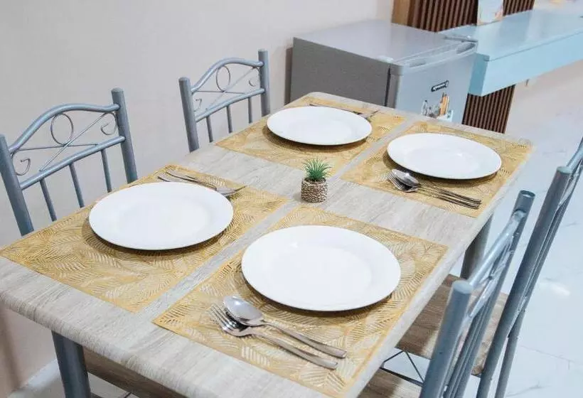 Retkeilymaja Reddoorz At Happy Stay Apartelle