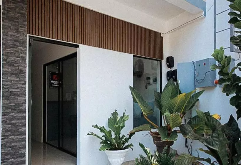 Retkeilymaja Reddoorz At Happy Stay Apartelle