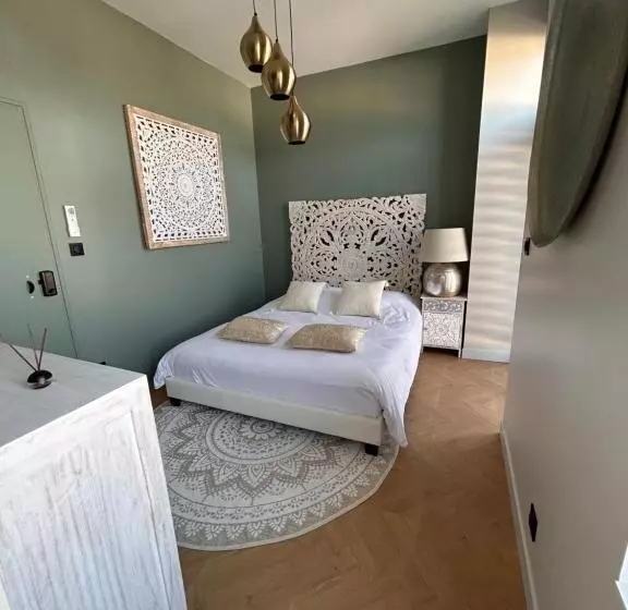 Hotelli Le Manoir Du Monde