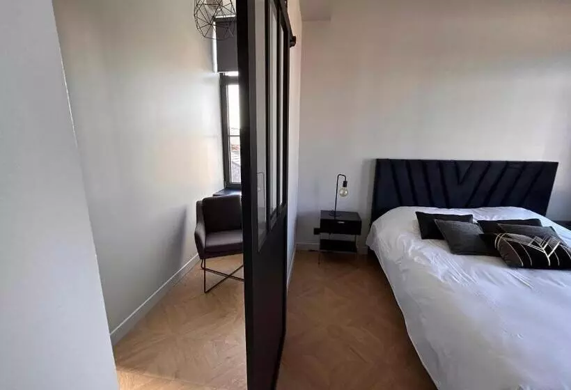 Hotelli Le Manoir Du Monde