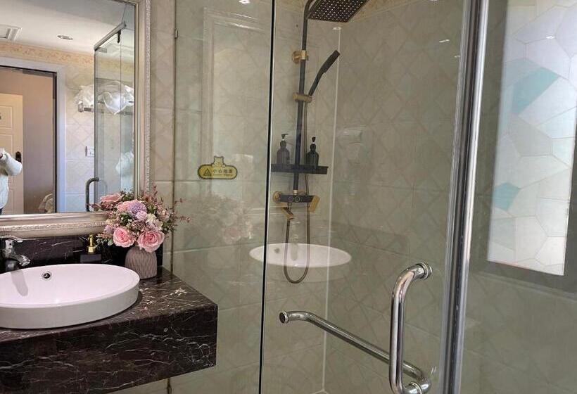 Majatalo Wesley Rosegarden 庐山卫斯里玫瑰园别墅