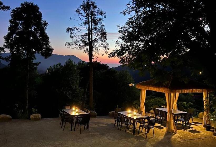 Majatalo Wesley Rosegarden 庐山卫斯里玫瑰园别墅