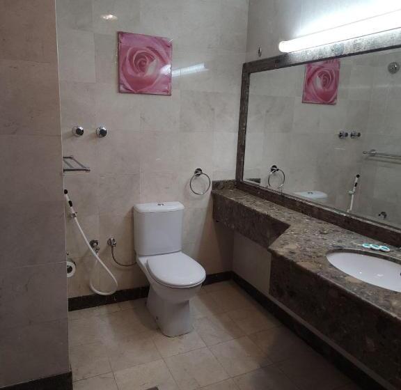 فندق مسارات المشاعر