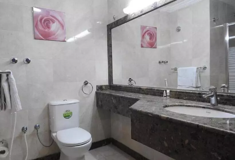 فندق مسارات المشاعر