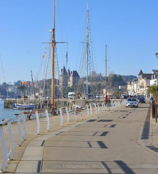 تختخواب و صبحانه Le Clos De La Hourserie