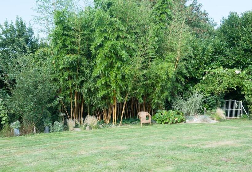 تختخواب و صبحانه Le Clos De La Hourserie