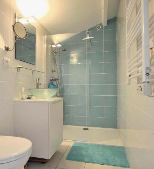 تختخواب و صبحانه Le Clos De La Hourserie