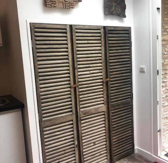 تختخواب و صبحانه Le Clos De La Hourserie