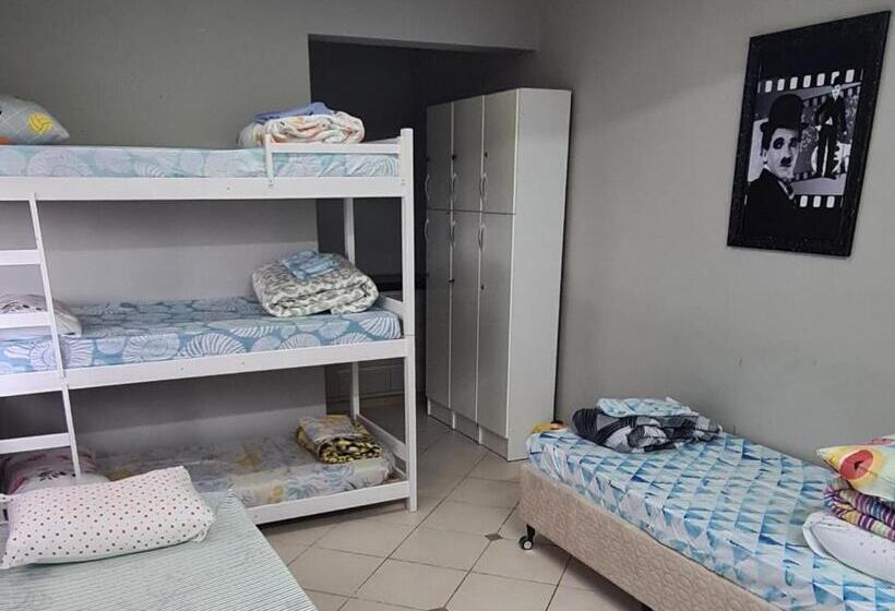 Hostel Oktoberfest Casa Laranja