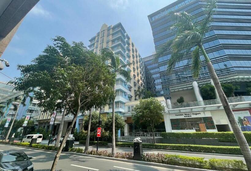 4j 150 Newport   Terminal3 Airport