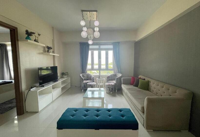 4j 150 Newport   Terminal3 Airport