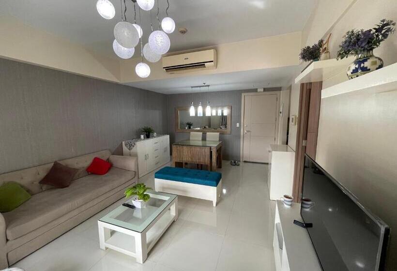 4j 150 Newport   Terminal3 Airport