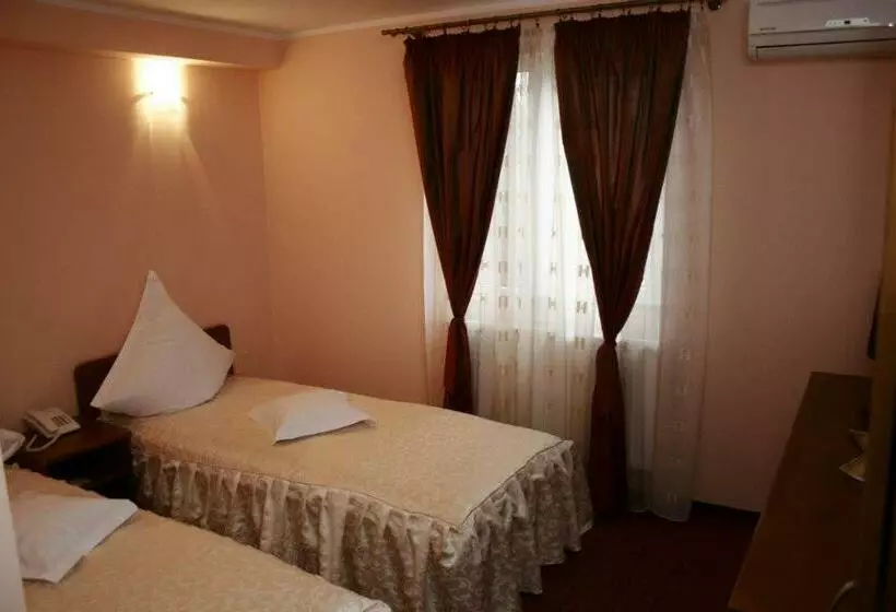 Hotelli Casa De Piatra