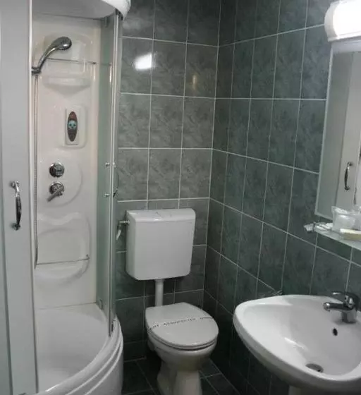 Hotelli Casa De Piatra