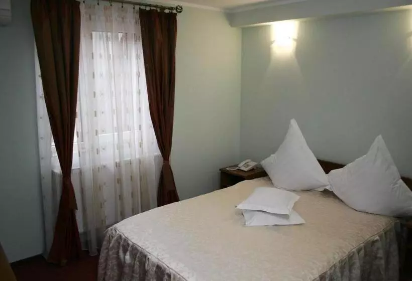 Hotelli Casa De Piatra