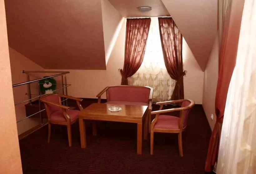 Hotelli Casa De Piatra