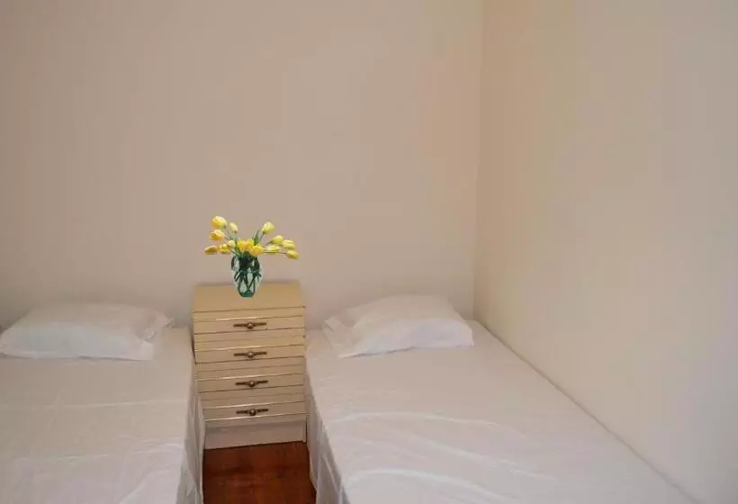 پانسیون Alfama Guest House