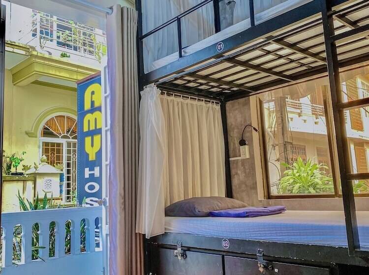 Amy Hostel Hue