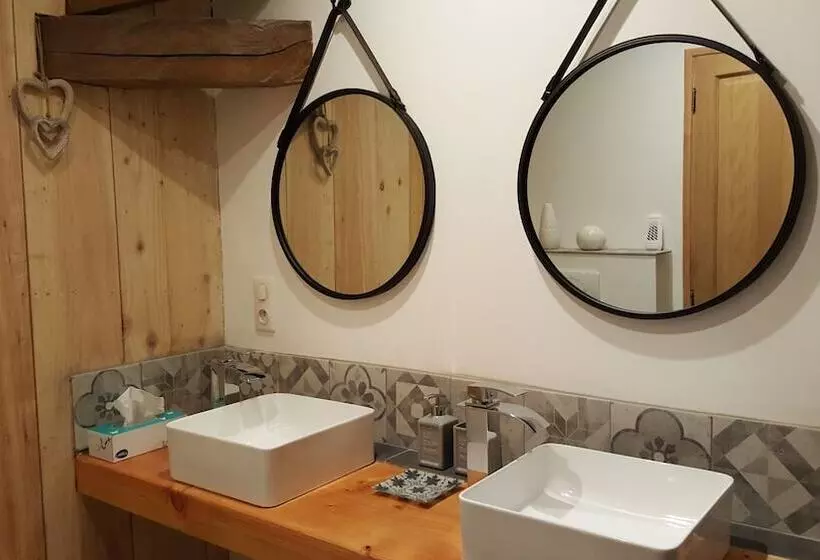 Aamiaismajoitus (B&B) Chambres D Hôtes St Jacques Adults Only