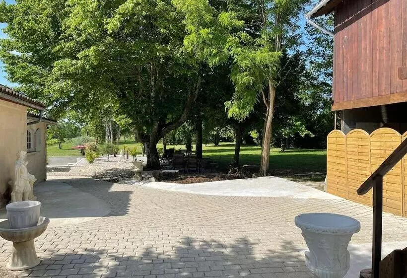 Aamiaismajoitus (B&B) Le Domaine De Canesse