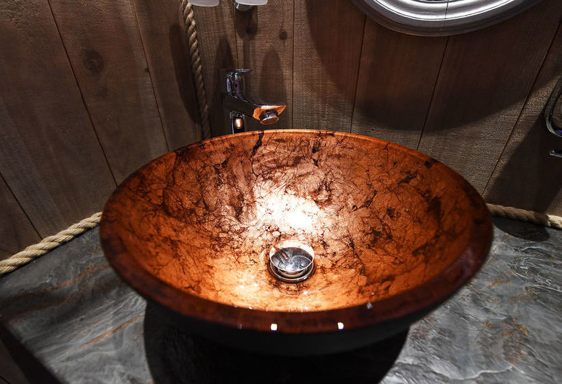 مبيت وإفطار Péniche Tic Et Tac