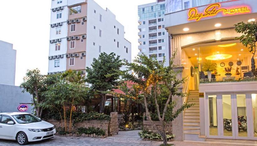 هتل Daystar