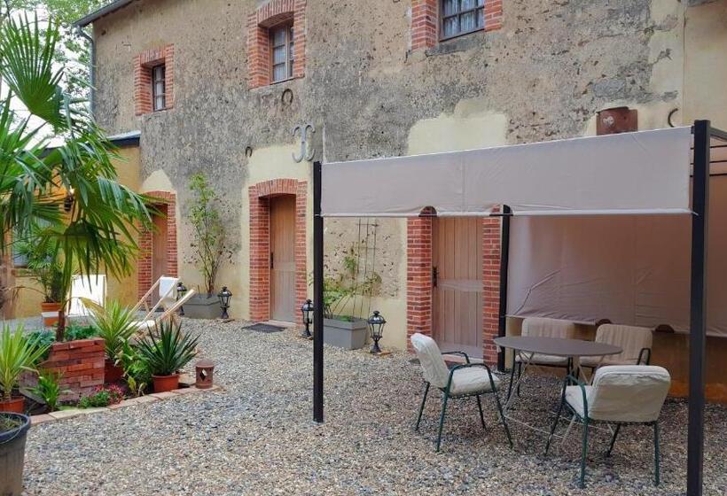 בית מלון כפרי Des 4 Continents Le Mans