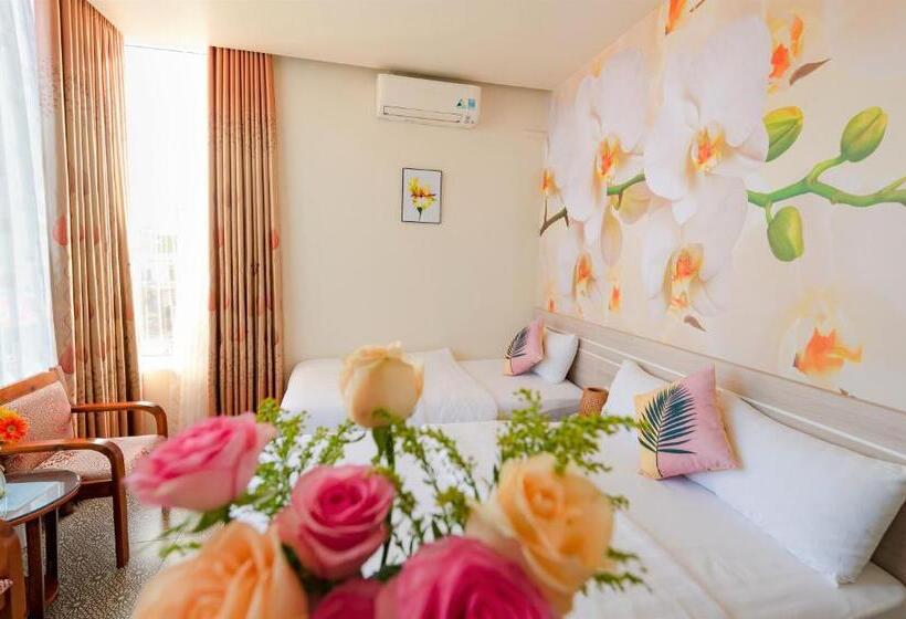 Flora Hotel Hue