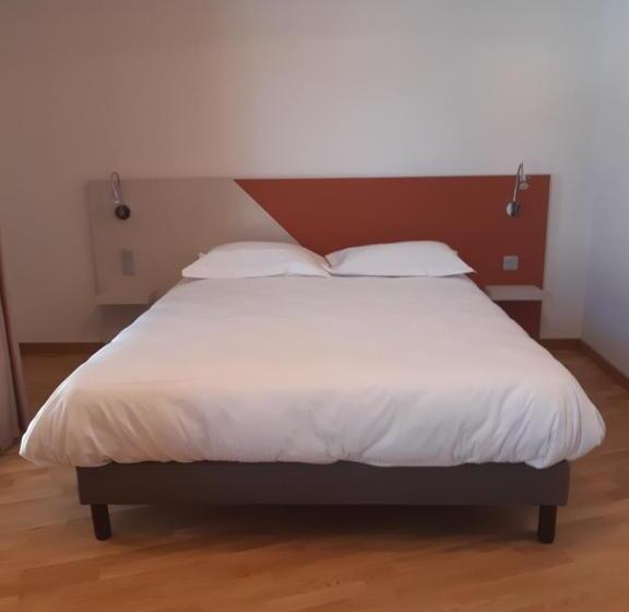 Logis Hotel Du Parc Restaurant   Le Rouget De Lisle