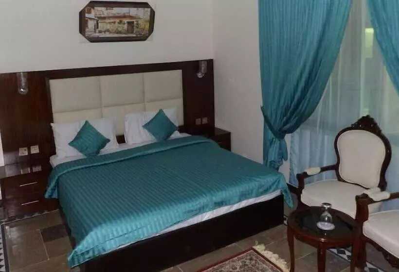 Canari Hotel Kashmir View